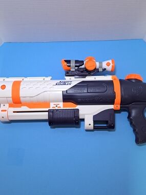 Nerf Super Soaker Shot Blast. Missing Extendable stock and has original Box.